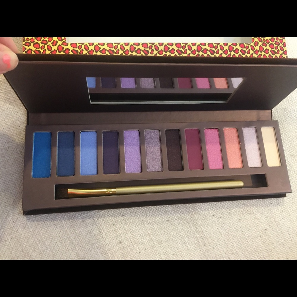 Frankie Rose Cosmetics allure eyeshadow palette